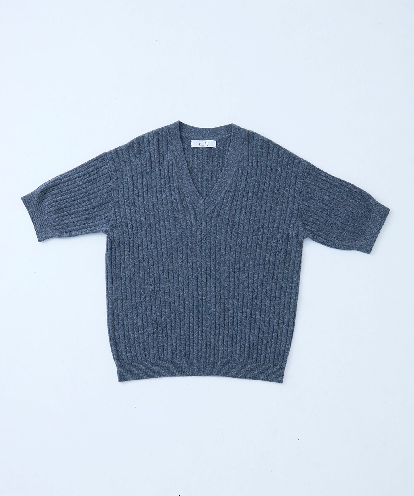 Cable half sleeve knit